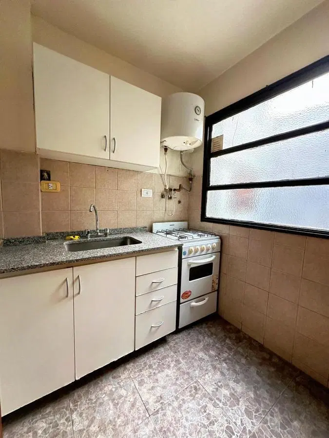 Excelente Depto 2 Amb con balcón en venta 4