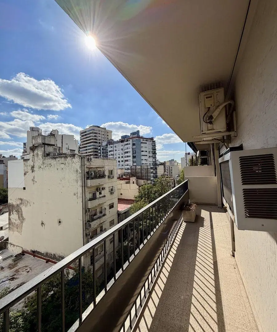 Depto semipiso 4 amb c/dep. al frente con Balcón con Cochera 2