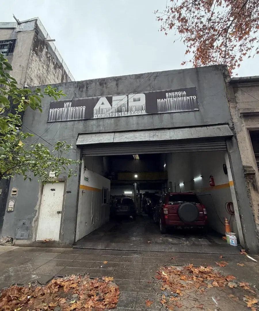 IMPORTANTE COMPLEJO COMERCIAL CON DOS DEPÓSITOS Y DOS VIVIENDAS INDEPENDIENTES 4