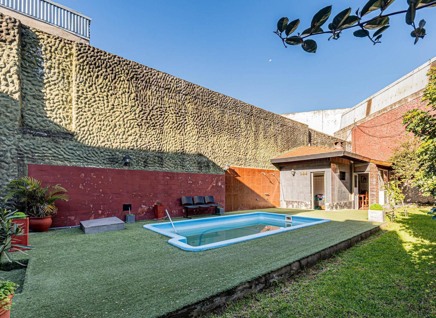 Foto de Casa 4 Amb con Jardín, Pileta, Quincho, imagen 5