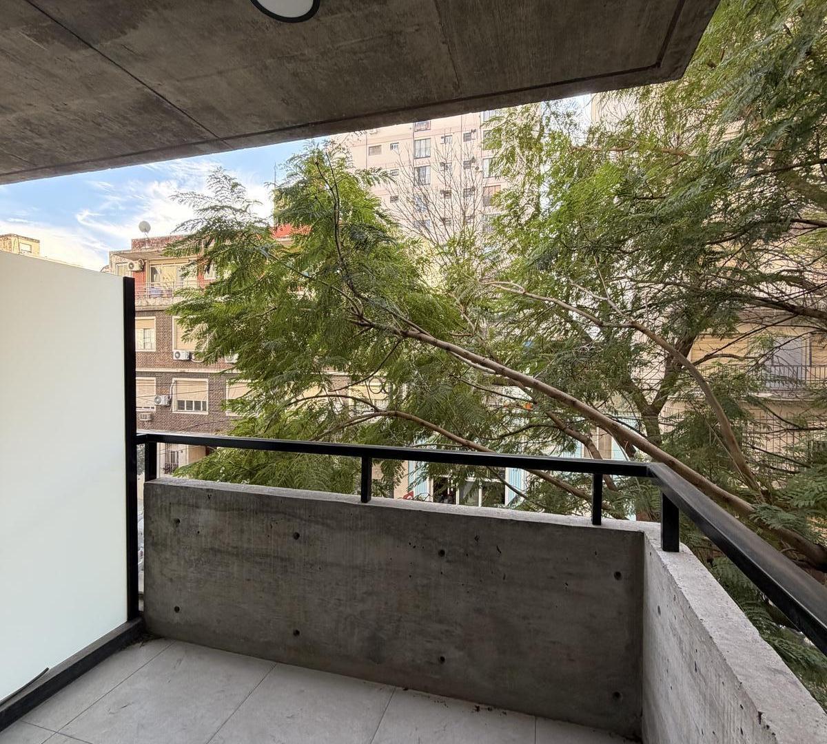 Foto de Departamento un amb al frente con balcón, imagen 2