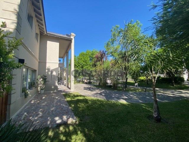 Chalet de 6 ambientes con piscina. APTO CRÉDITO HIPOTECARIO. Nuevas condiciones financiación