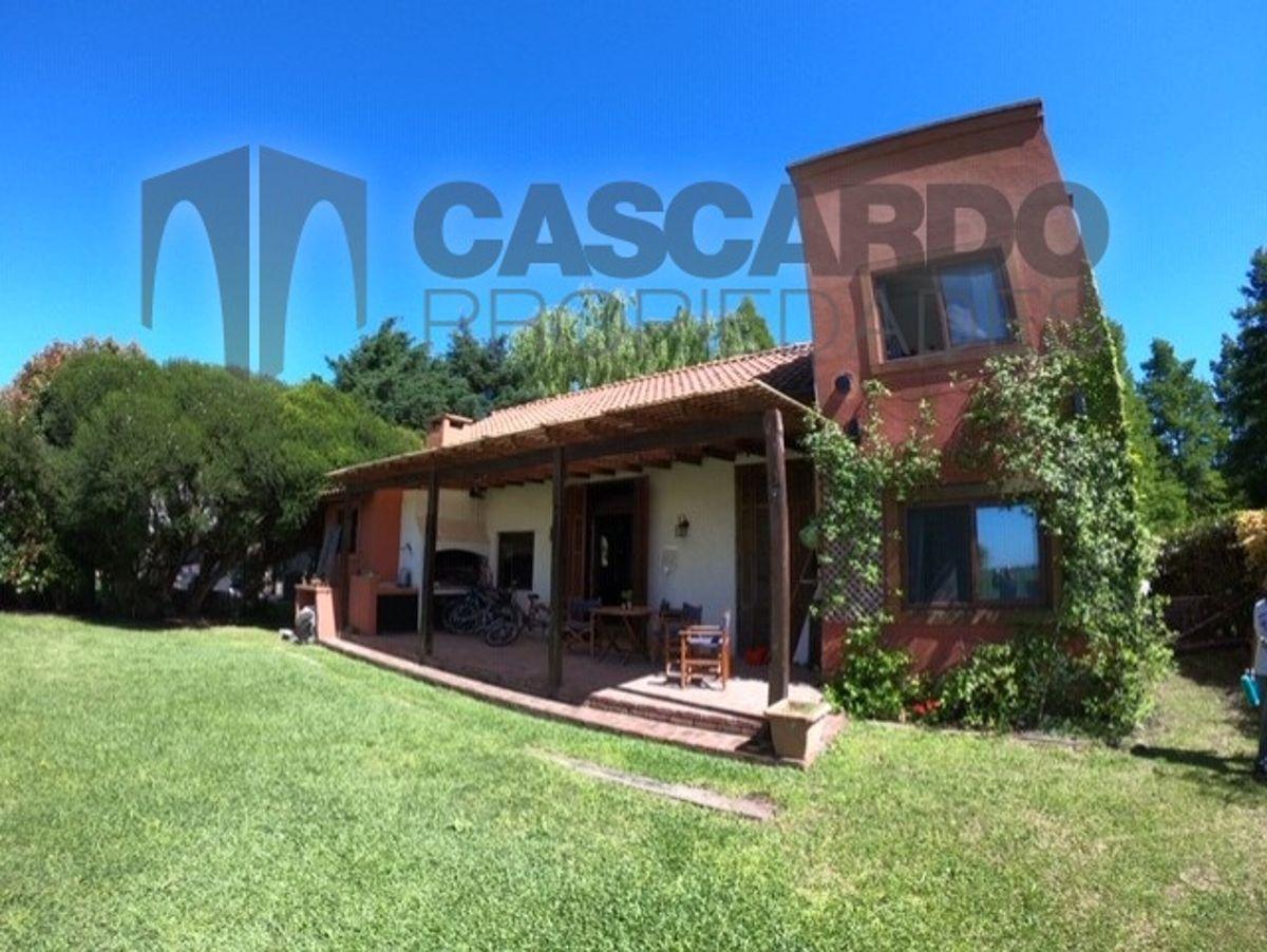 Foto de Chalet estilo campo 5 ambientes con piscina, imagen 3