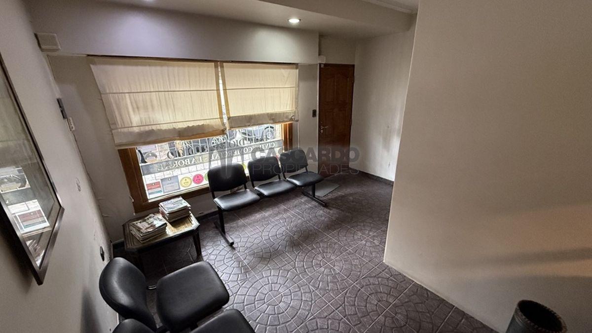 Foto de Oficinas con patio y terraza en excelente ubicación, imagen 2