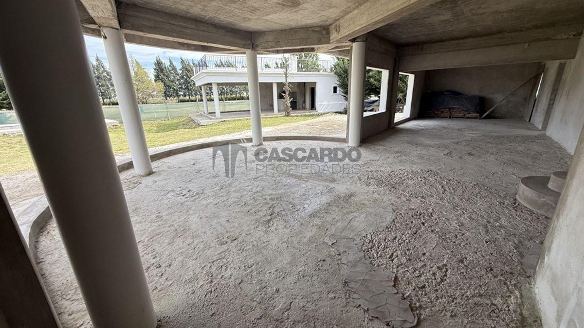 Foto de Casa de 7 ambientes con piscina y quincho. A terminar., imagen 4