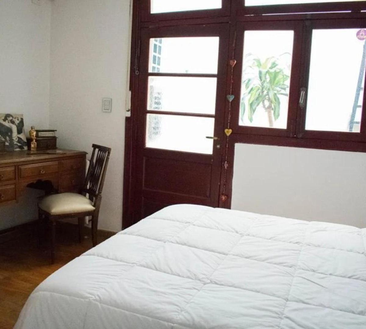 Hermosa Casa Lote Propio 4 Ambientes, Patio y Terraza. 4