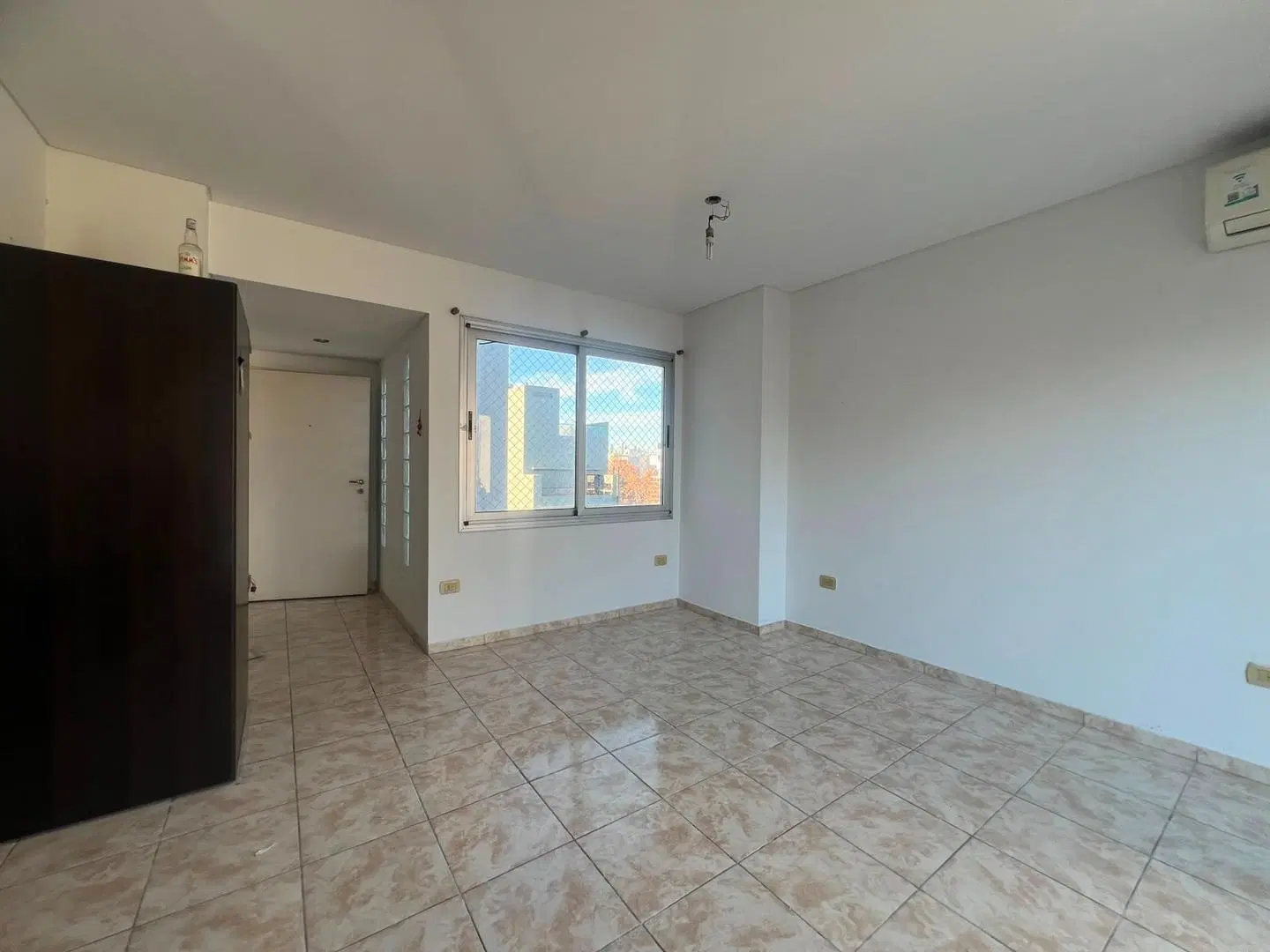 Departamento de 2 ambientes con lindo balcón terraza 3