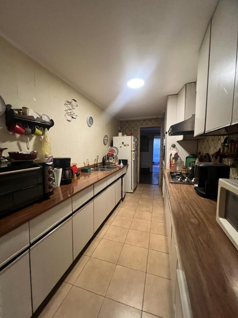 Foto de Departamento 4 ambientes c/dependencia, gran patio y cochera, imagen 1