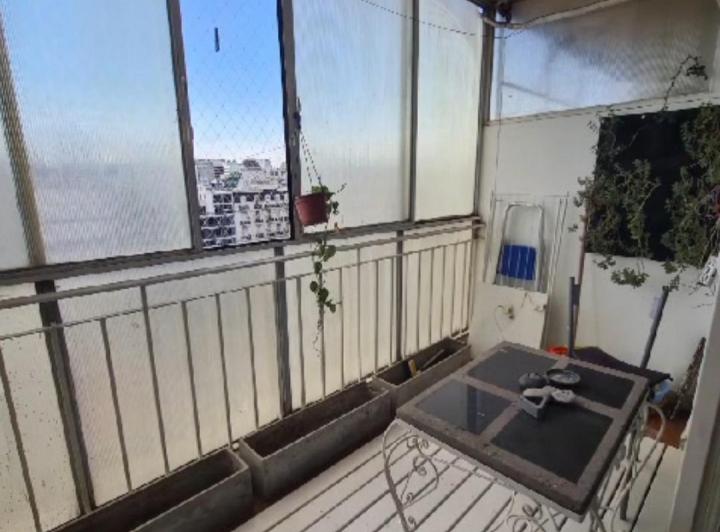 Foto de Excelente 3 amb con balcón piso alto y cochera - San Nicolas-, imagen 2