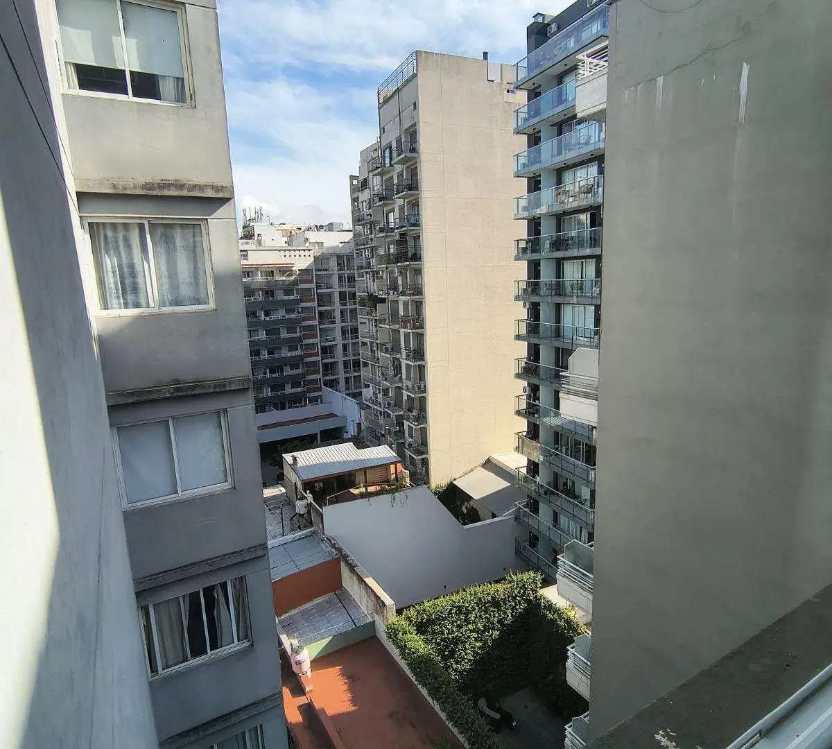 ZONA UP - Excelente monoambiente dividido con balcon y amenities 4