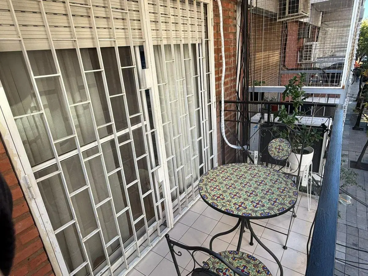 PRECIOSO 2 AMBIENTES C/BALCON 8