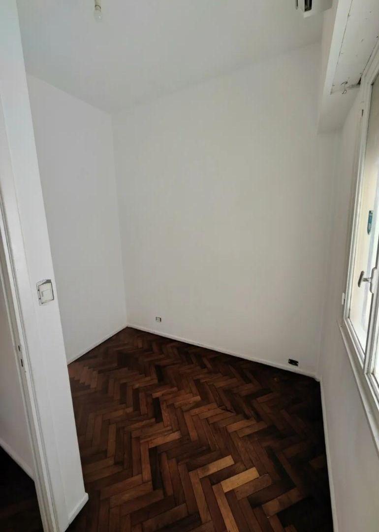 Foto de A Reciclar - Piso de 3 amb + dependencia con terraza propia al frente, imagen 5