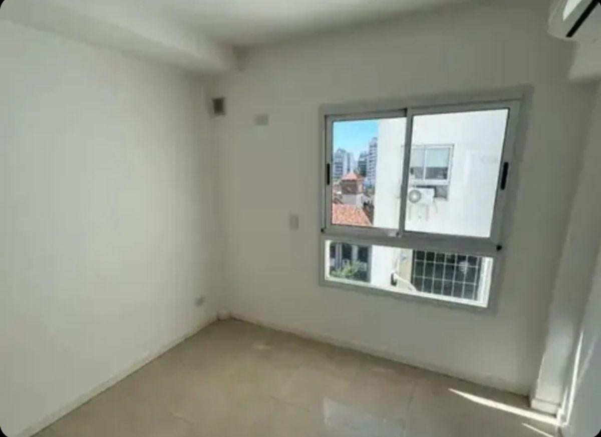 Foto de Muy lindo dpto 2 amb a contrafrente con balcon - Flores -, imagen 3