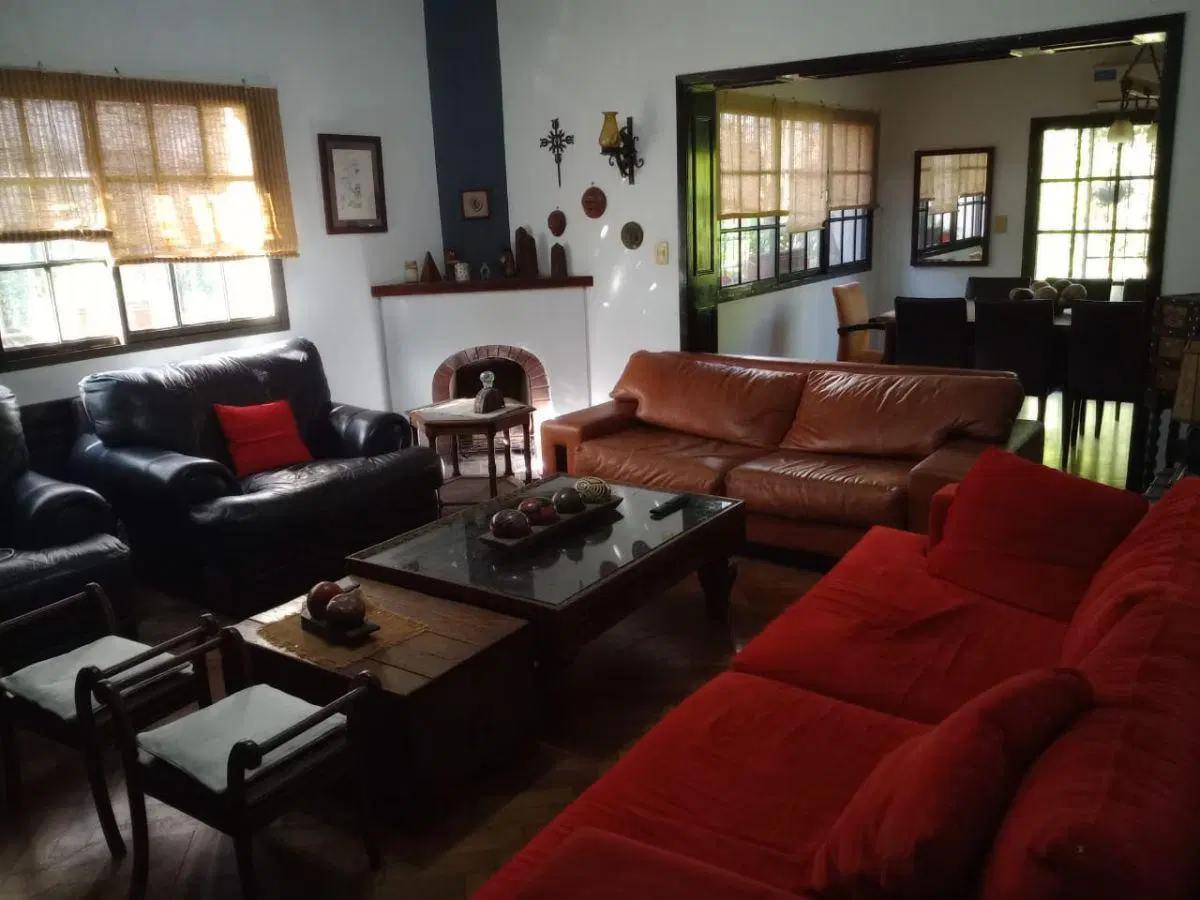 Chalet de 5 Ambientes en 2 Plantas, ubicado a Mts de la Av. Libertador en La Lucila 3