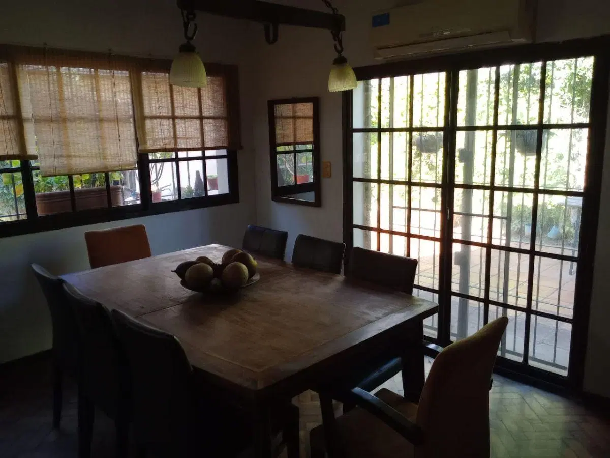 Chalet de 5 Ambientes en 2 Plantas, ubicado a Mts de la Av. Libertador en La Lucila 5