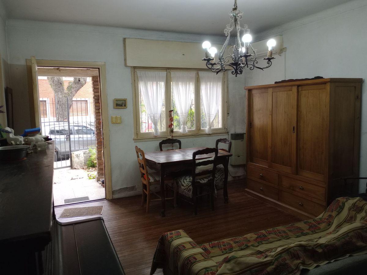 Foto de CHALET DE 4 AMBIENTES EN PLENO CENTRO DE SAN ISIDRO, imagen 3
