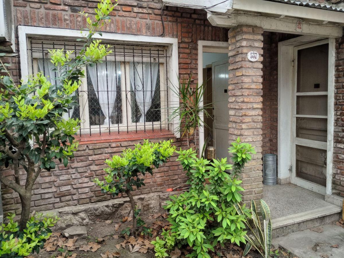 Foto de CHALET DE 4 AMBIENTES EN PLENO CENTRO DE SAN ISIDRO, imagen 1