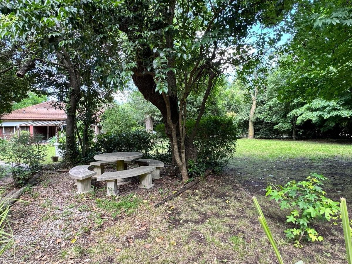 Casa Quinta en Barrio Parque El Trébol 5