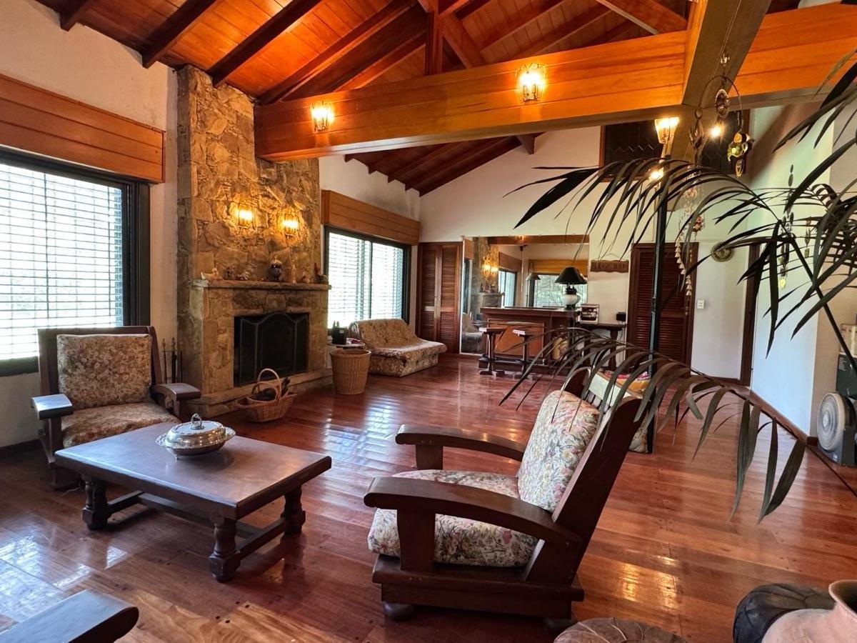 Venta casa Quinta en barrio el trébol 2152 m2 quincho y piscina