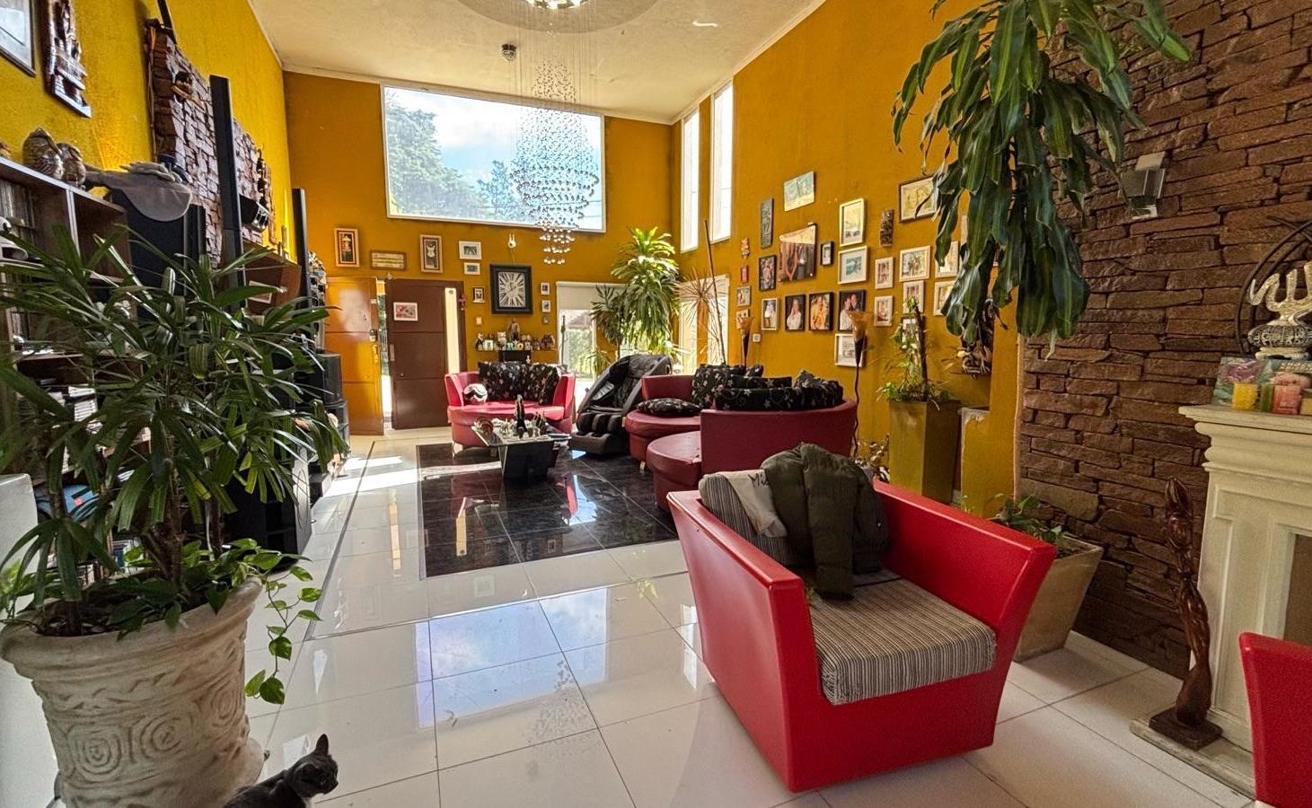 Foto de VENTA CASA BARRIO EL TREBOL 1467m2 5 DORM 3 BAÑOS QUINCHO PISCINA, imagen 3