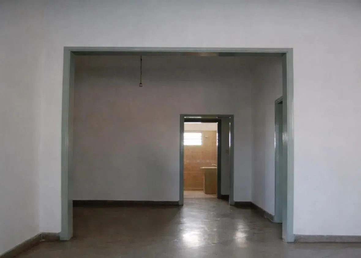 CASA ESQUINA ! APTA USO COMERCIAL /EMPRENDIMIENTO EDILICIO 5