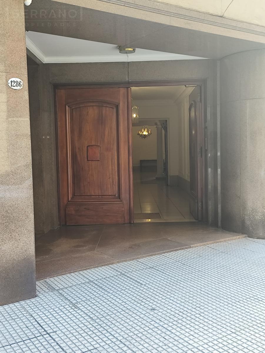 Venta de Departamento Estilo Francés de 4 Ambientes. Recoleta. Capital 3