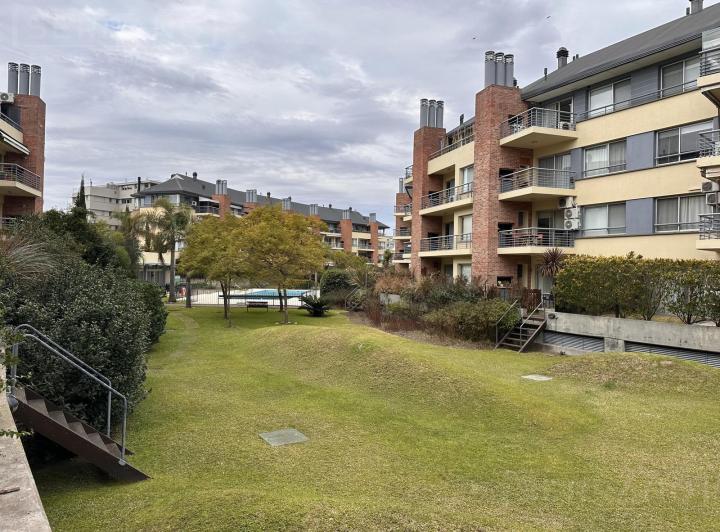 Alquiler anual depto 2 amb con jardín en Portezuelo, Nordelta 3