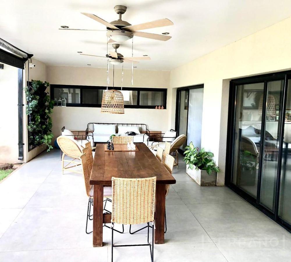 Venta casa 6 amb en Haras Santa Maria, Escobar.