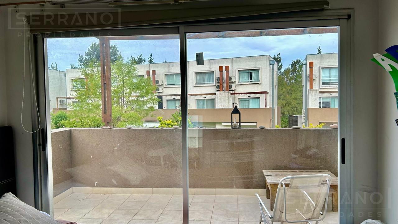VENTA Triplex de 3 dormitorios sobre al agua en Sendero Nordelta.