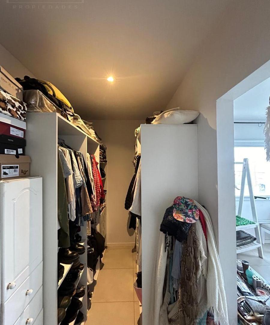 VENTA Triplex de 3 dormitorios sobre al agua en Sendero Nordelta.
