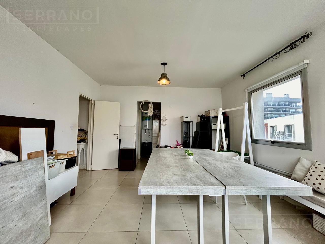 VENTA Triplex de 3 dormitorios sobre al agua en Sendero Nordelta.