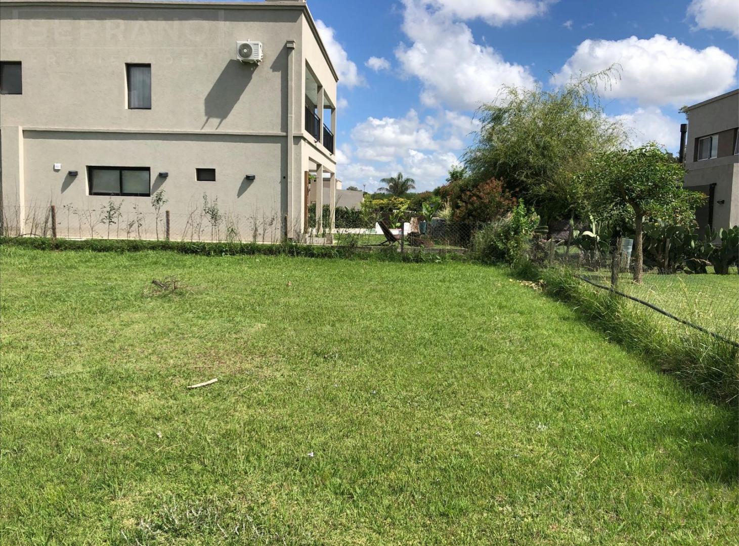 Venta lote 394m2 en La Agustina, Pilar