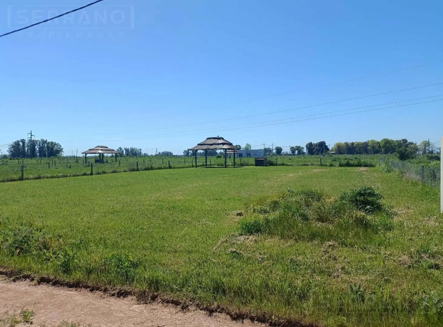 Venta amplio terreno lote en el barrio Yachting Club Don Luis 5