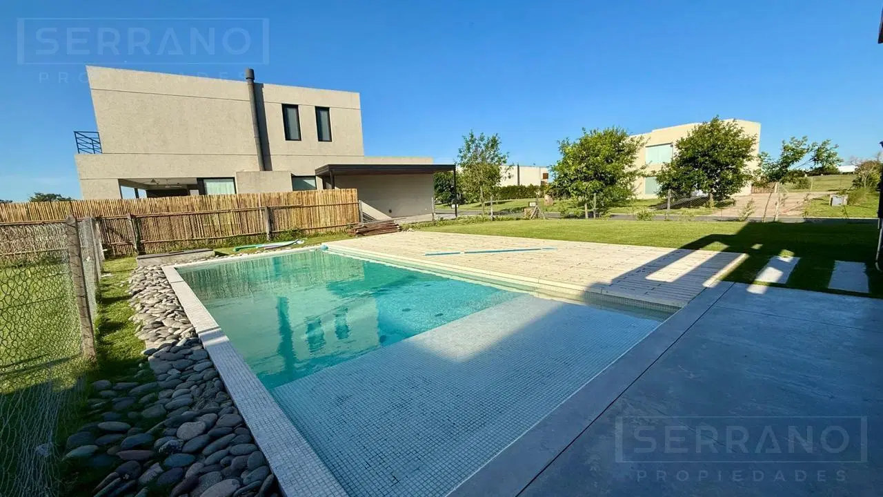 Venta Casa 8 ambientes con pileta en El Canton Golf, Escobar 3