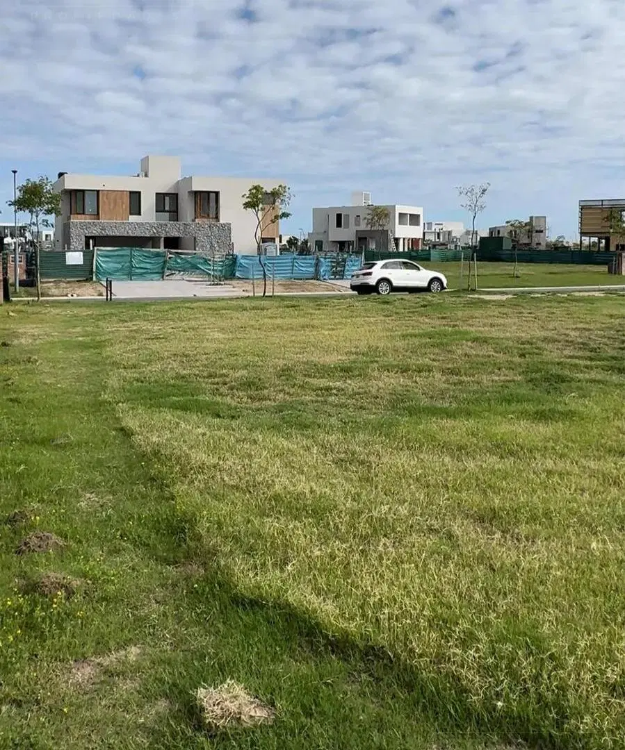 Venta lote con fondo al agua en Puertos del Lago, Riberas. Escobar 4