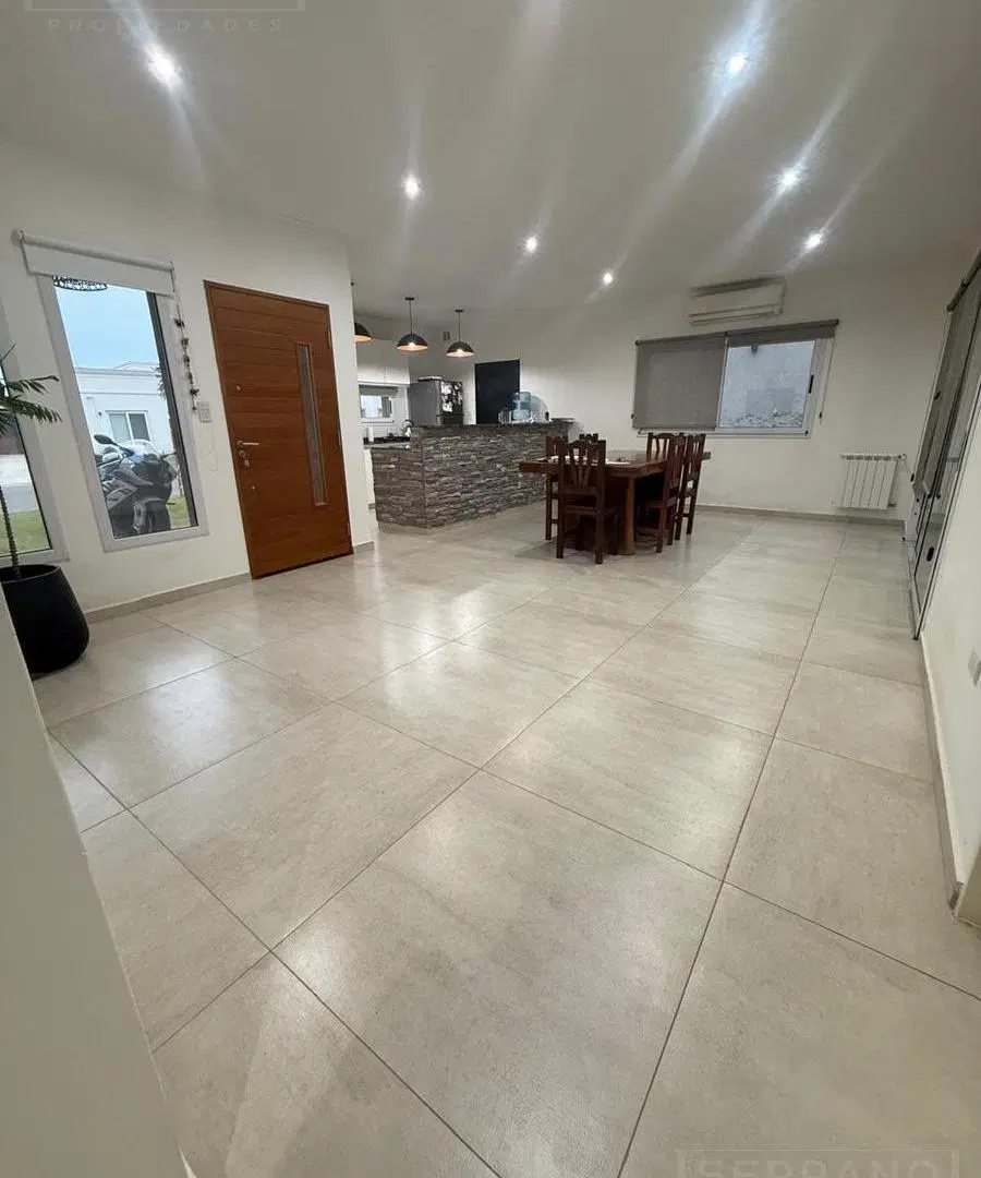 Casa con 3 dormitorios en venta, Pileta, Barrio San Ramon, Pilar del Este 1