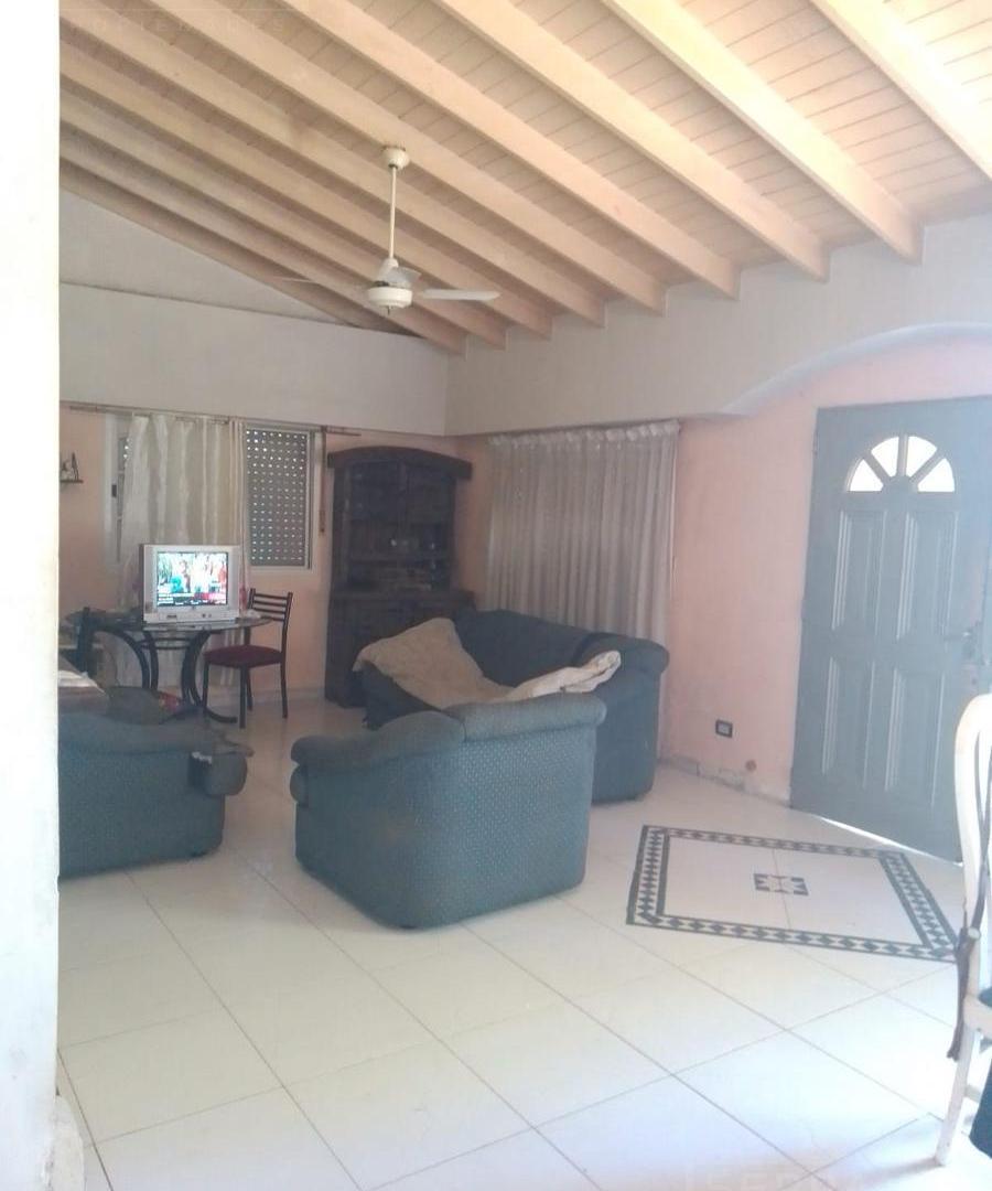 Foto de Venta Casa Quinta de 4 amb con amplio terreno en Loma Verde, imagen 2