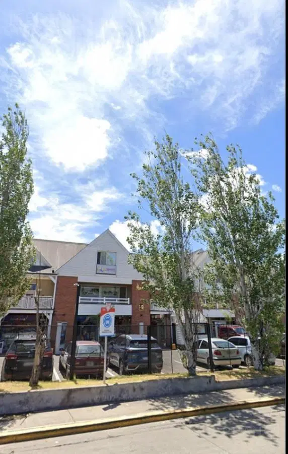 Venta local de 2 plantas en Santa Bárbara. Tigre 5