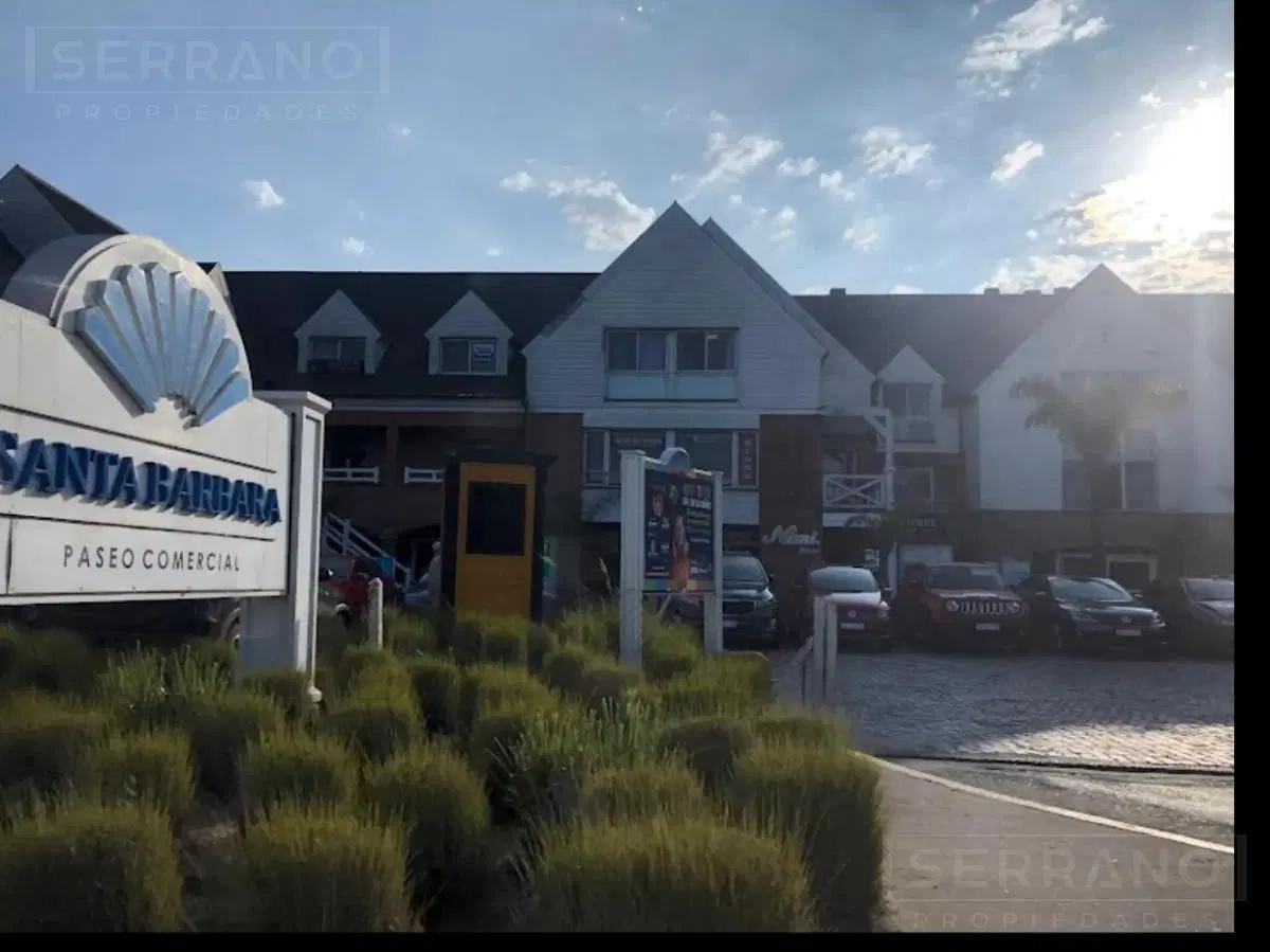 Venta local de 2 plantas en Santa Bárbara. Tigre 2
