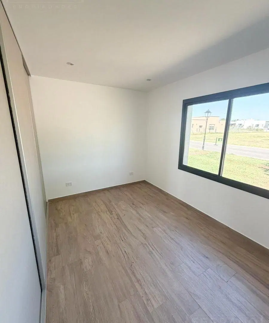 Casa en venta 4 ambientes, San Sebastian, Area 1 3