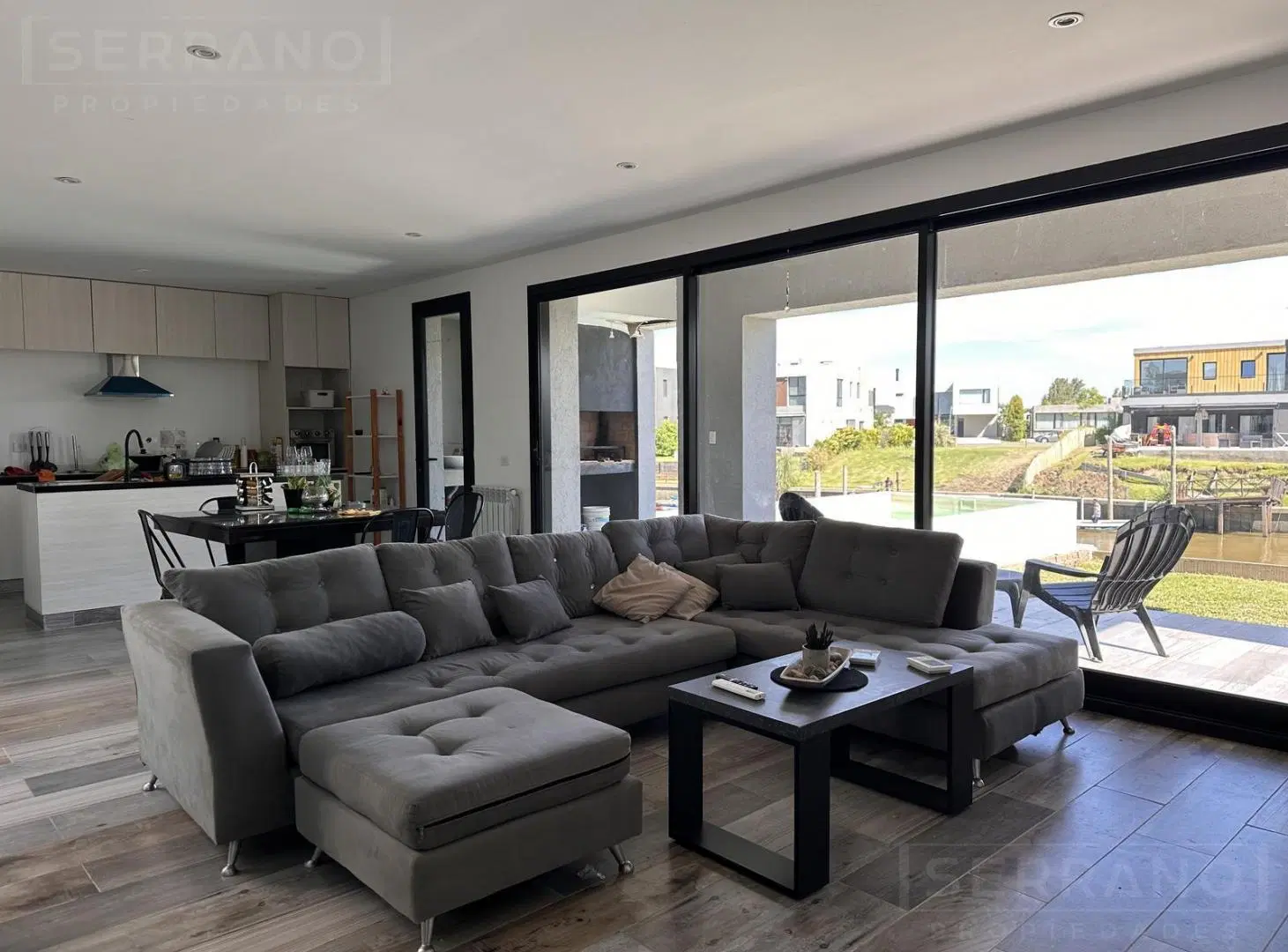 Casa en alquiler temporal de 4 amb. con pileta y salida al Río Luján, Nautico Canal, Villanueva 5