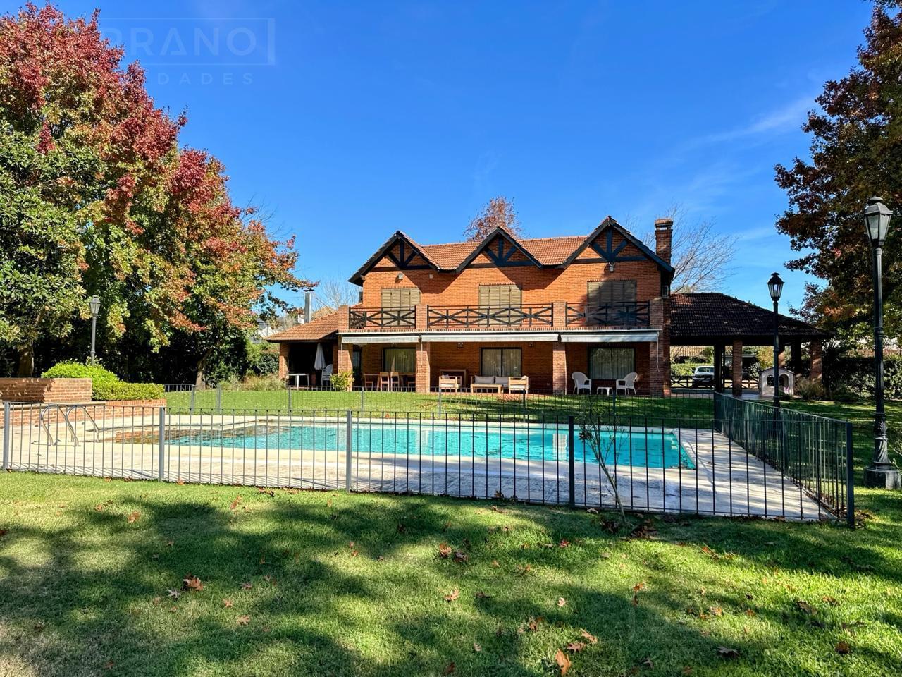Casa en venta Barrio Champagnat- Estancias Del Pilar