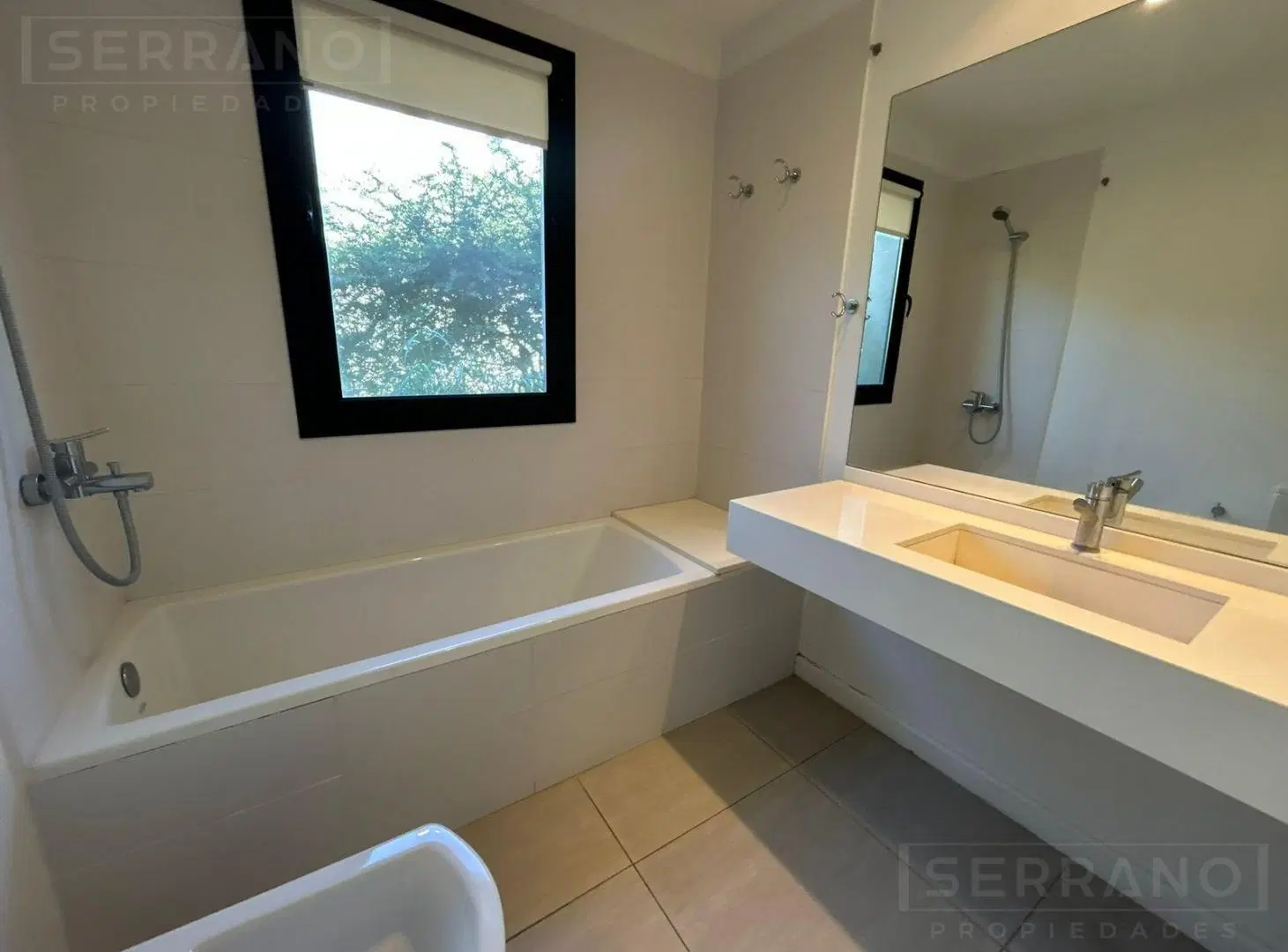 Casa en venta, apto crédito. 3 dormitorios y un escritorio, pileta. Estancias del Rio, Pilar 5