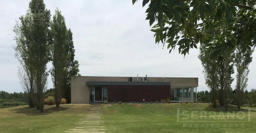 Venta Terreno directo a la Laguna en Barrio Nautico El Cazal Escobar. 5