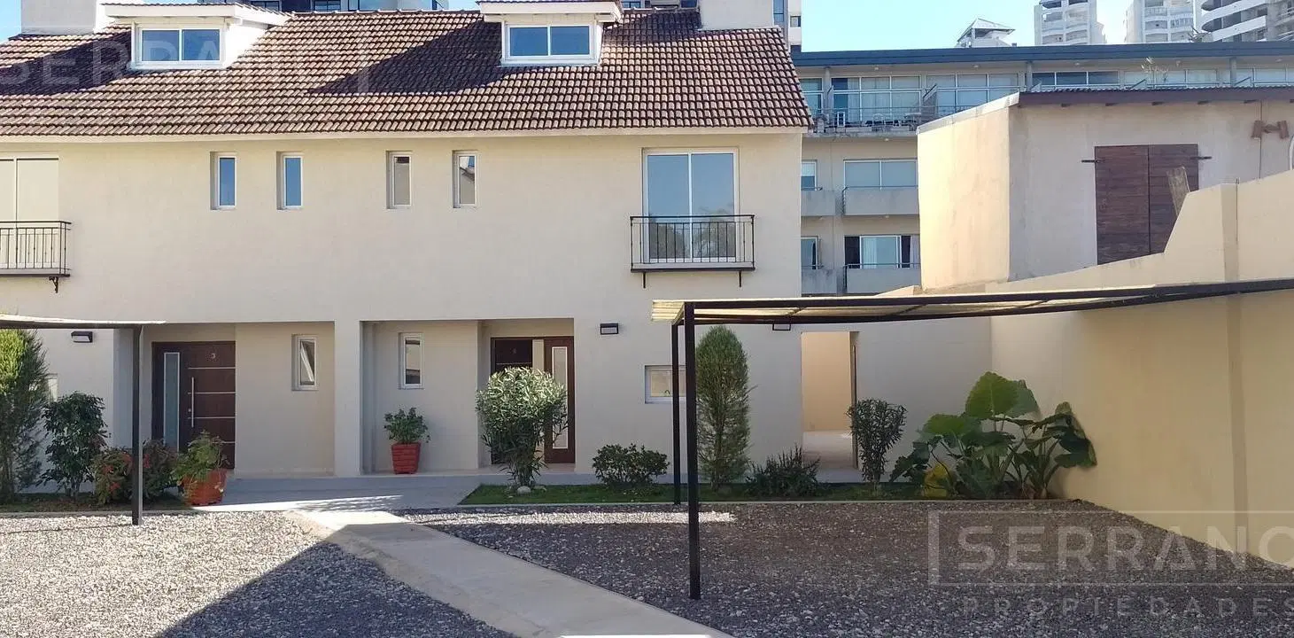 Venta Tríplex a estrenar 6 ambientes jardín en L , parrilla , dos cocheras en Tigre 3