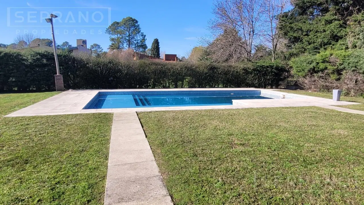 Venta Casa 5 ambientes Amplio Lote con Piscina Barrio Parque Exaltación, Exaltación de la Cruz 3