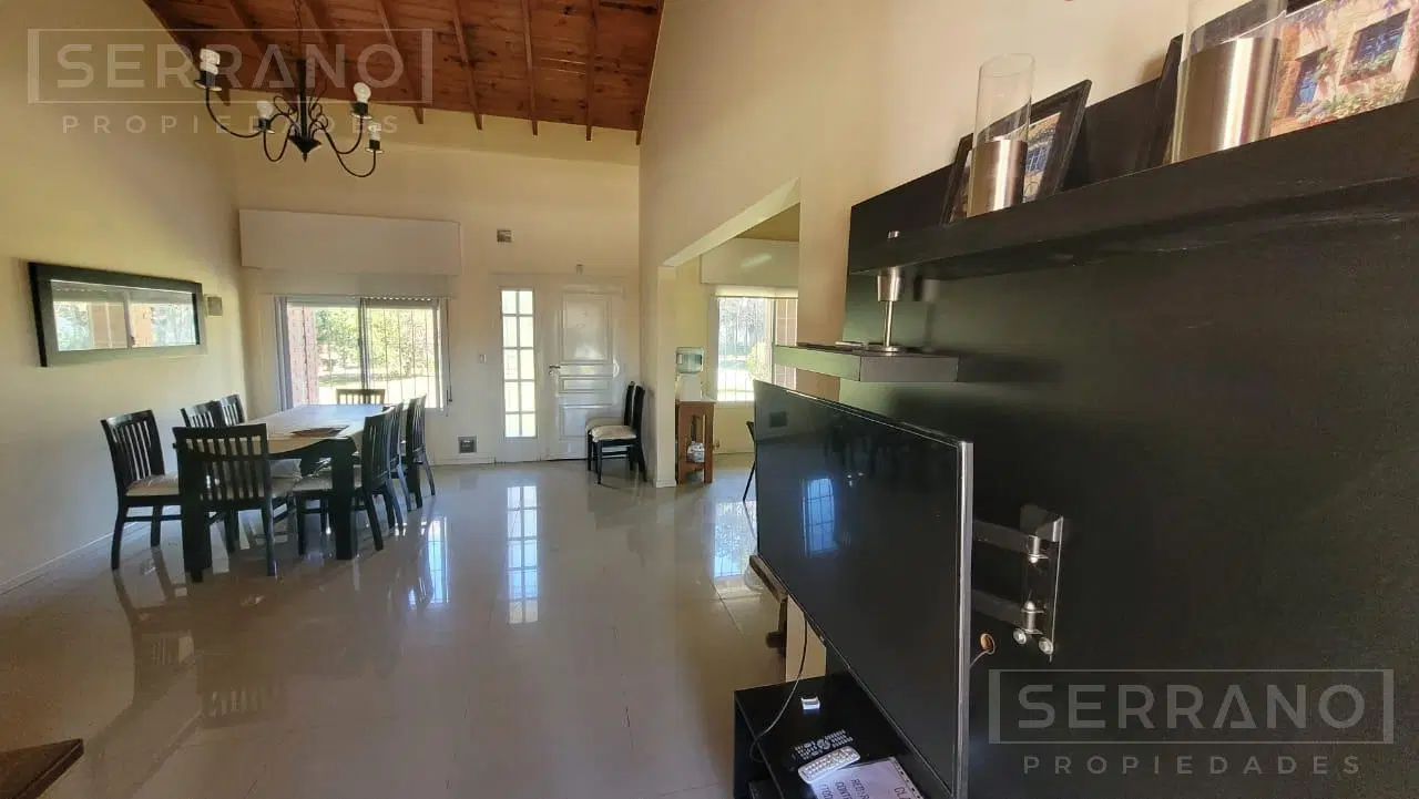 Venta Casa 5 ambientes Amplio Lote con Piscina Barrio Parque Exaltación, Exaltación de la Cruz 2