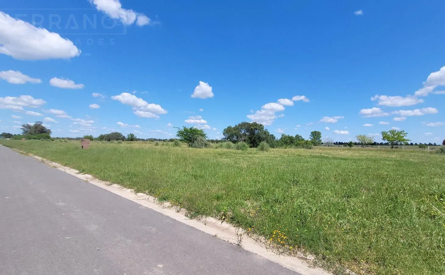 Venta Amplio Terreno en Pinares CC Exaltación de la Cruz 4