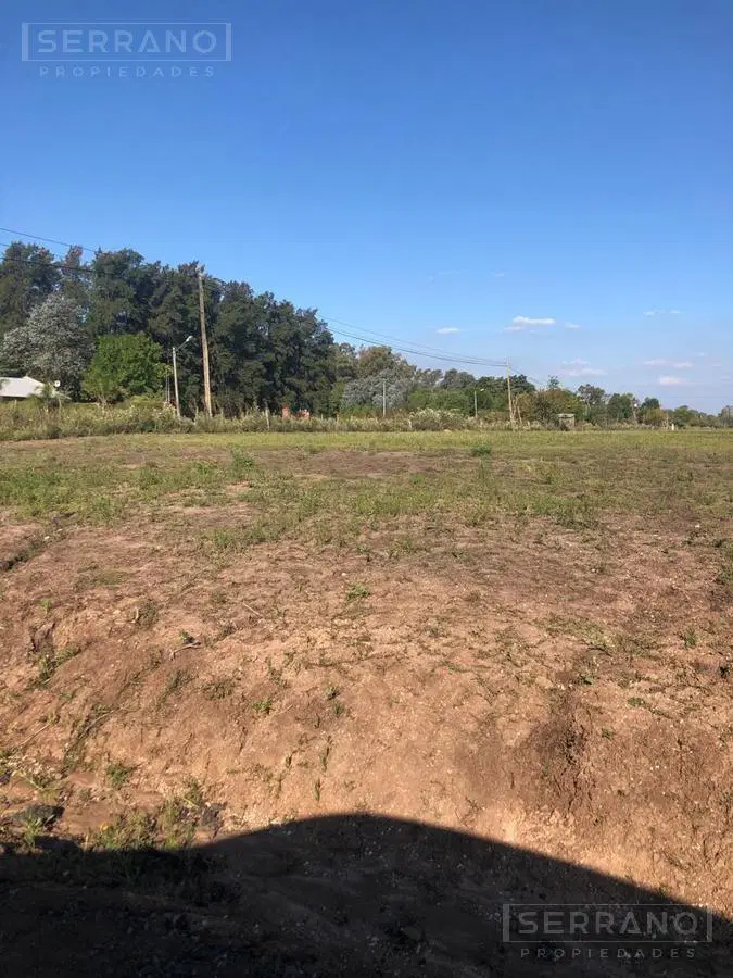 Venta Lote en esquina Barrio Parque Robles Exaltación de la Cruz 3