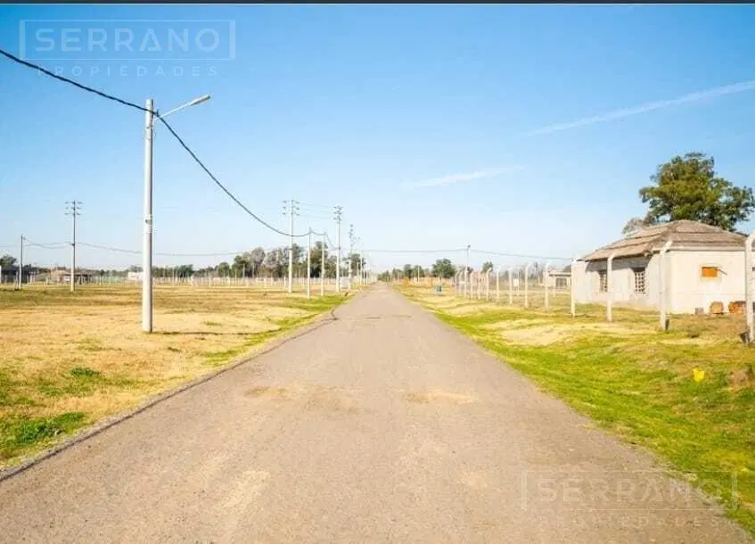 Venta Lote en esquina Barrio Parque Robles Exaltación de la Cruz 4